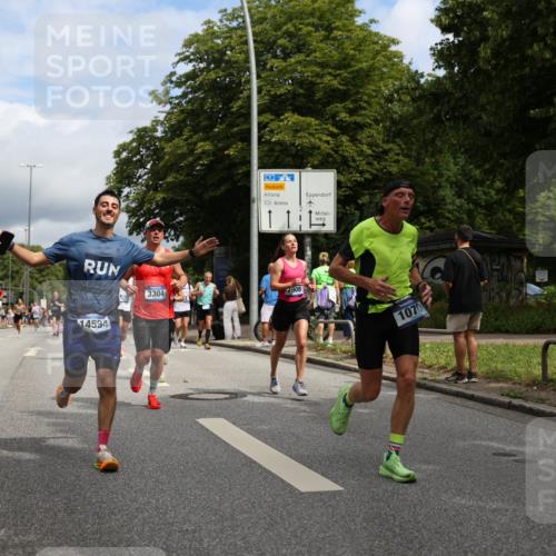 29.06.2025 - hella hamburg halbmarathon Yannick Fuchs http://msf.ph/oto/8173117 29.06.2025 10:41:26 20KM 1012, 1070, 1460, 1592, 1689, 1942, 2274, 2623, 3304, 4093, 5129, 5472, 5532, 5650, 5889, 6203, 6630, 7480, 7908, 8564, 8852, 9051, 9305, 10122, 10423, 11021, 11077, 11518, 12706, 12724, 13223, 13303, 14415, 14482, 14594, 15451, 15714, 15825, 15923, 15973, 16089, 16175, 16819, 17229, 17718, 17743, 17846, 18297, 18356, 19127 meine-sportfotos.de