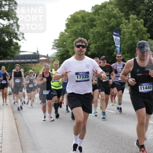 29.06.2025 - hella hamburg halbmarathon Jannik Wohlers http://msf.ph/oto/8173142 29.06.2025 10:21:53 Lombardsbrücke 1003, 1187, 1419, 1598, 2009, 2022, 2063, 2351, 2514, 3050, 3108, 3172, 3458, 3910, 3946, 4113, 4114, 4131, 4366, 4556, 4559, 4829, 4970, 5079, 5838, 6030, 6048, 6049, 6303, 6307, 6347, 6820, 6977, 7794, 8511, 8855, 8884, 8954, 9204, 9516, 10088, 10241, 10917, 11046, 11440, 12933, 13255, 13820, 14053, 14079, 14240, 14314, 14333, 14442, 14901, 14903, 14980, 15114, 15129, 15660, 16154, 16920, 17556, 17696, 18172, 18661, 19154 meine-sportfotos.de