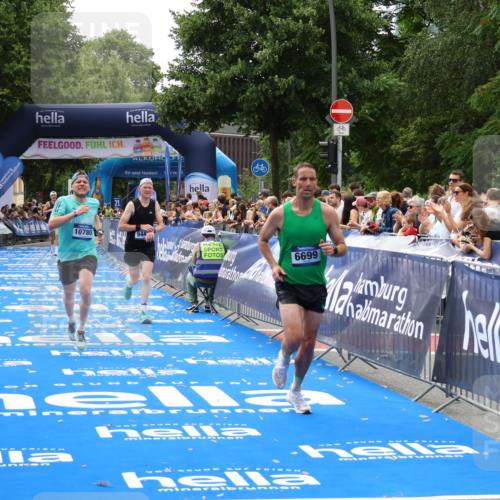 29.06.2025 - hella hamburg halbmarathon Zöllner http://msf.ph/oto/8173144 29.06.2025 10:23:54 Ziel 6699, 7963, 9447, 10780, 12360 meine-sportfotos.de