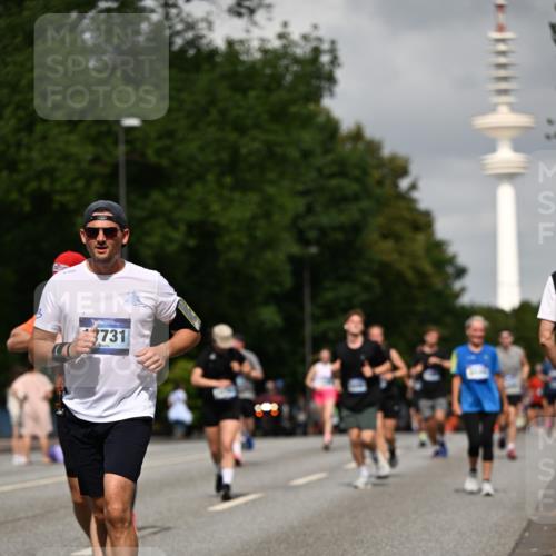 29.06.2025 - hella hamburg halbmarathon Dr. Thomas Lammeyer http://msf.ph/oto/8173162 29.06.2025 10:09:56 Kennedybrücke 1229, 1842, 2288, 3461, 4782, 4868, 5762, 7138, 7302, 8049, 8727, 8894, 8909, 9339, 9477, 9736, 9737, 9738, 9917, 10343, 10791, 10998 meine-sportfotos.de