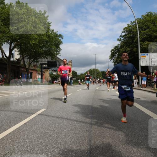 29.06.2025 - hella hamburg halbmarathon Yannick Fuchs http://msf.ph/oto/8173172 29.06.2025 10:41:27 20KM 1012, 1070, 1460, 1592, 1689, 1942, 2274, 3304, 4093, 5129, 5472, 5532, 5650, 5889, 6203, 6630, 7480, 7908, 8564, 8852, 9051, 9305, 10122, 10423, 11021, 11518, 12706, 12724, 13223, 13303, 14482, 14594, 15451, 15714, 15825, 15923, 15973, 16089, 16175, 16819, 17229, 17718, 17743, 17846, 18297, 18356, 19127 meine-sportfotos.de