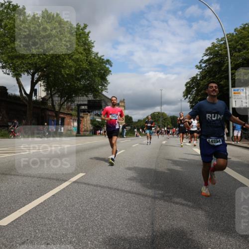 29.06.2025 - hella hamburg halbmarathon Yannick Fuchs http://msf.ph/oto/8173184 29.06.2025 10:41:27 20KM 1012, 1070, 1460, 1592, 1689, 1942, 2274, 3304, 4093, 5129, 5472, 5532, 5650, 5889, 6203, 6630, 7480, 7908, 8564, 8852, 9051, 9305, 10122, 10423, 11021, 11518, 12706, 12724, 13223, 13303, 14482, 14594, 15451, 15714, 15825, 15923, 15973, 16089, 16175, 16819, 17229, 17718, 17743, 17846, 18297, 18356, 19127 meine-sportfotos.de