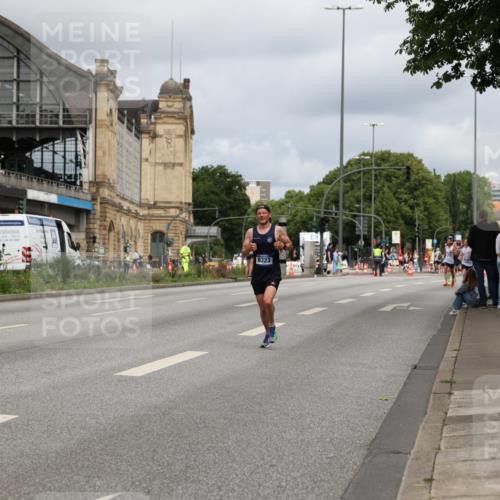 29.06.2025 - hella hamburg halbmarathon Yannick Fuchs http://msf.ph/oto/8173192 29.06.2025 10:25:21 20KM 2689, 5308, 8190, 8318, 8323, 9634, 10173, 10270, 12049, 12691, 15253, 15507, 16713, 17768 meine-sportfotos.de