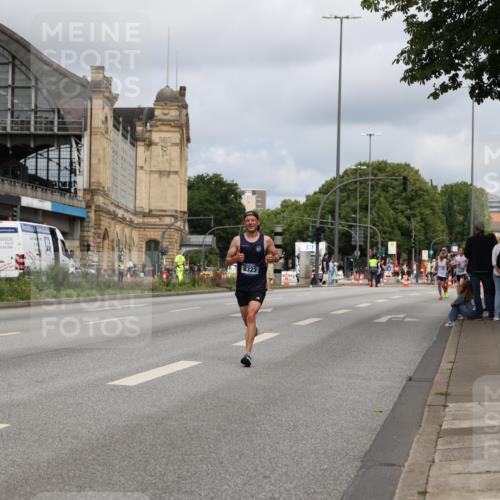 29.06.2025 - hella hamburg halbmarathon Yannick Fuchs http://msf.ph/oto/8173200 29.06.2025 10:25:21 20KM 2689, 5308, 8190, 8318, 8323, 9634, 10173, 10270, 12049, 12691, 15253, 15507, 16713, 17768 meine-sportfotos.de