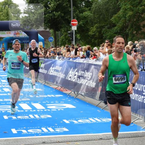 29.06.2025 - hella hamburg halbmarathon Zöllner http://msf.ph/oto/8173208 29.06.2025 10:23:55 Ziel 6699, 7963, 9447, 10780, 11194, 12360 meine-sportfotos.de