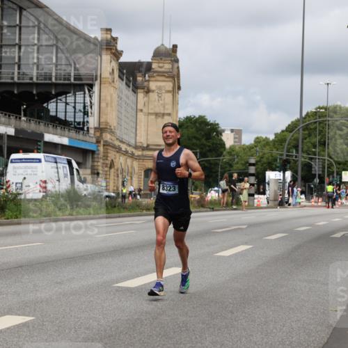29.06.2025 - hella hamburg halbmarathon Yannick Fuchs http://msf.ph/oto/8173218 29.06.2025 10:25:22 20KM 2689, 5308, 8190, 8318, 8323, 9634, 10173, 10270, 12049, 12691, 15253, 15507, 16713, 17768 meine-sportfotos.de
