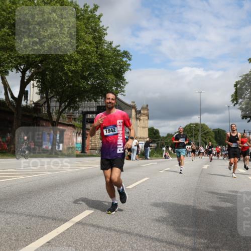 29.06.2025 - hella hamburg halbmarathon Yannick Fuchs http://msf.ph/oto/8173228 29.06.2025 10:41:27 20KM 1012, 1070, 1460, 1592, 1689, 1942, 2274, 3304, 4093, 5129, 5472, 5532, 5650, 5889, 6203, 6630, 7480, 7908, 8564, 8852, 9051, 9305, 10122, 10423, 11021, 11518, 12706, 12724, 13223, 13303, 14482, 14594, 15451, 15714, 15825, 15923, 15973, 16089, 16175, 16819, 17229, 17718, 17743, 17846, 18297, 18356, 19127 meine-sportfotos.de