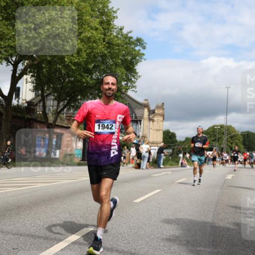 29.06.2025 - hella hamburg halbmarathon Yannick Fuchs http://msf.ph/oto/8173236 29.06.2025 10:41:28 20KM 1012, 1070, 1460, 1592, 1689, 1942, 2274, 3304, 4093, 5129, 5472, 5532, 5650, 5889, 6203, 6630, 6716, 7480, 7908, 8564, 8693, 8852, 9051, 9305, 10122, 10423, 11021, 11518, 12706, 12724, 13223, 13303, 14482, 14594, 15451, 15714, 15825, 15923, 15973, 16089, 16175, 16819, 17229, 17718, 17743, 17846, 18297, 18356, 19127 meine-sportfotos.de