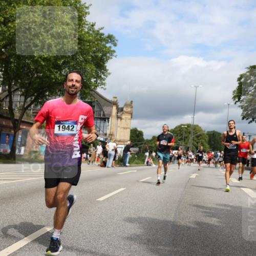 29.06.2025 - hella hamburg halbmarathon Yannick Fuchs http://msf.ph/oto/8173245 29.06.2025 10:41:28 20KM 1012, 1070, 1460, 1592, 1689, 1942, 2274, 3304, 4093, 5129, 5472, 5532, 5650, 5889, 6203, 6630, 6716, 7480, 7908, 8564, 8693, 8852, 9051, 9305, 10122, 10423, 11021, 11518, 12706, 12724, 13223, 13303, 14482, 14594, 15451, 15714, 15825, 15923, 15973, 16089, 16175, 16819, 17229, 17718, 17743, 17846, 18297, 18356, 19127 meine-sportfotos.de
