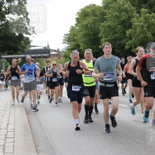 29.06.2025 - hella hamburg halbmarathon Jannik Wohlers http://msf.ph/oto/8173247 29.06.2025 10:21:55 Lombardsbrücke 1003, 1187, 1419, 1598, 2009, 2022, 2063, 2351, 2514, 3050, 3108, 3172, 3457, 3458, 3910, 3946, 4113, 4114, 4131, 4366, 4556, 4559, 4829, 4970, 5079, 5838, 6030, 6048, 6049, 6303, 6307, 6347, 6820, 6977, 7794, 8511, 8855, 8884, 8954, 9204, 9516, 10088, 10241, 10432, 10663, 10917, 11046, 11440, 12933, 13248, 13255, 13369, 13460, 13820, 14053, 14079, 14240, 14314, 14333, 14334, 14442, 14901, 14903, 14980, 15114, 15129, 15660, 17556, 18172, 18661, 19154 meine-sportfotos.de