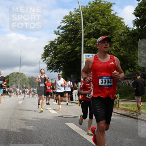 29.06.2025 - hella hamburg halbmarathon Yannick Fuchs http://msf.ph/oto/8173255 29.06.2025 10:41:28 20KM 1012, 1070, 1460, 1592, 1689, 1942, 2274, 3304, 4093, 5129, 5472, 5532, 5650, 5889, 6203, 6630, 6716, 7480, 7908, 8564, 8693, 8852, 9051, 9305, 10122, 10423, 11021, 11518, 12706, 12724, 13223, 13303, 14482, 14594, 15451, 15714, 15825, 15923, 15973, 16089, 16175, 16819, 17229, 17718, 17743, 17846, 18297, 18356, 19127 meine-sportfotos.de