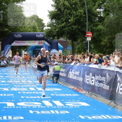 29.06.2025 - hella hamburg halbmarathon Zöllner http://msf.ph/oto/8173279 29.06.2025 10:23:59 Ziel 7963, 11194, 12360, 13440 meine-sportfotos.de