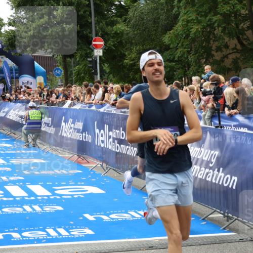 29.06.2025 - hella hamburg halbmarathon Zöllner http://msf.ph/oto/8173367 29.06.2025 10:24:01 Ziel 7963, 11194, 12360, 13440, 14753 meine-sportfotos.de
