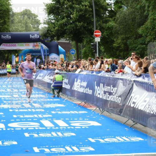 29.06.2025 - hella hamburg halbmarathon Zöllner http://msf.ph/oto/8173377 29.06.2025 10:24:01 Ziel 7963, 11194, 12360, 13440, 14753 meine-sportfotos.de