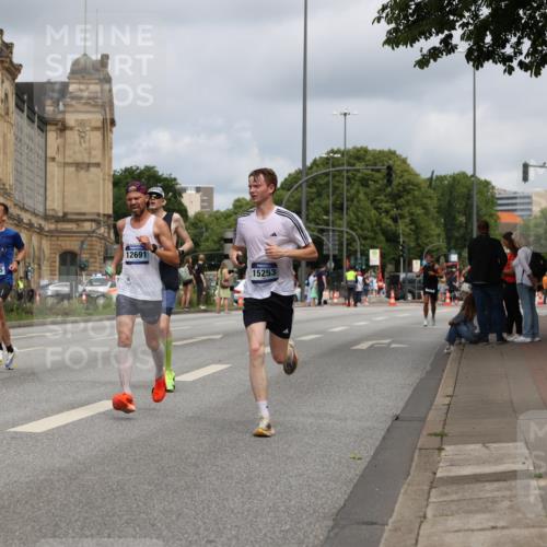 29.06.2025 - hella hamburg halbmarathon Yannick Fuchs http://msf.ph/oto/8173411 29.06.2025 10:25:30 20KM 3379, 3845, 7055, 7481, 8318, 8323, 9381, 12049, 12691, 15253, 17322, 18235 meine-sportfotos.de