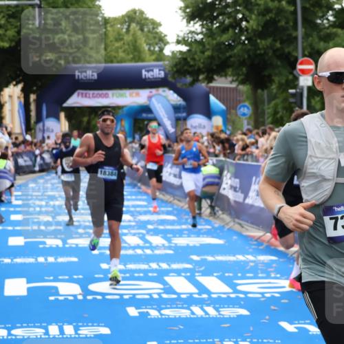 29.06.2025 - hella hamburg halbmarathon Zöllner http://msf.ph/oto/8173427 29.06.2025 10:36:59 Ziel 3959, 5307, 5315, 7310, 11620, 13141, 14691, 18384 meine-sportfotos.de