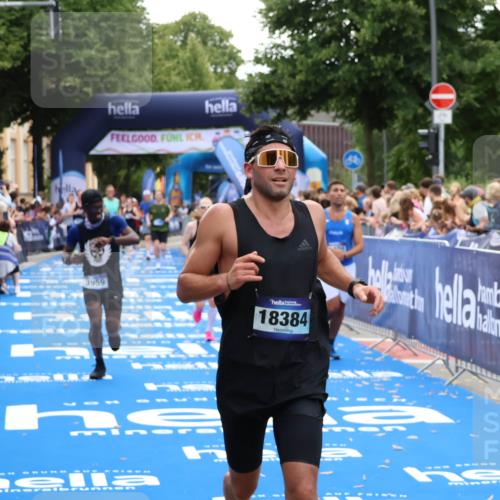 29.06.2025 - hella hamburg halbmarathon Zöllner http://msf.ph/oto/8173509 29.06.2025 10:37:00 Ziel 1385, 1411, 3959, 5307, 5315, 11620, 13141, 14691, 18384 meine-sportfotos.de