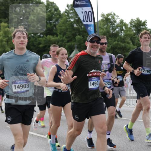 29.06.2025 - hella hamburg halbmarathon Jannik Wohlers http://msf.ph/oto/8173515 29.06.2025 10:21:56 Lombardsbrücke 1187, 1419, 1598, 2009, 2022, 2063, 2351, 2514, 3050, 3108, 3172, 3457, 3458, 3910, 3946, 4113, 4114, 4131, 4366, 4556, 4559, 4829, 4970, 5079, 5838, 6030, 6048, 6049, 6303, 6307, 6347, 6820, 6977, 7097, 7794, 8511, 8855, 8884, 8954, 9204, 9516, 10088, 10241, 10432, 10663, 10917, 10961, 11046, 11440, 12933, 13248, 13255, 13369, 13460, 13820, 14079, 14240, 14314, 14333, 14334, 14442, 14901, 14903, 14980, 15114, 15129, 15660, 17556, 19154 meine-sportfotos.de