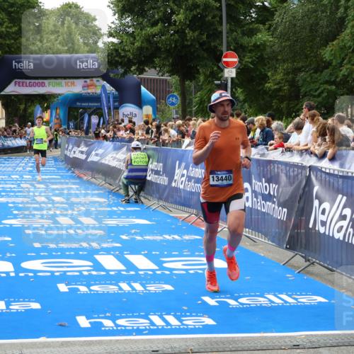 29.06.2025 - hella hamburg halbmarathon Zöllner http://msf.ph/oto/8173517 29.06.2025 10:24:04 Ziel 11194, 13440, 14753 meine-sportfotos.de