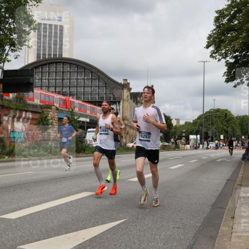 29.06.2025 - hella hamburg halbmarathon Yannick Fuchs http://msf.ph/oto/8173524 29.06.2025 10:25:32 20KM 2851, 3379, 3845, 7055, 7481, 8318, 8323, 9381, 12049, 12691, 15253, 17322, 18235, 18871 meine-sportfotos.de