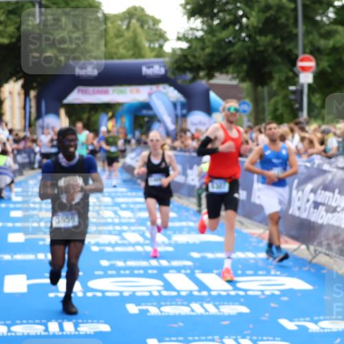 29.06.2025 - hella hamburg halbmarathon Zöllner http://msf.ph/oto/8173569 29.06.2025 10:37:01 Ziel 1385, 1411, 3959, 5307, 5315, 11620, 14691, 15261, 17024, 17125, 18384 meine-sportfotos.de
