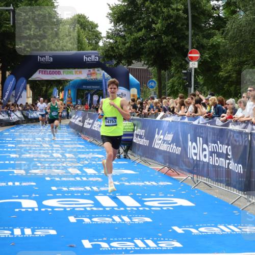 29.06.2025 - hella hamburg halbmarathon Zöllner http://msf.ph/oto/8173580 29.06.2025 10:24:07 Ziel 9269, 10234, 14753, 17614, 19041 meine-sportfotos.de