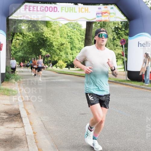 29.06.2025 - hella hamburg halbmarathon MichiJ http://msf.ph/oto/8173617 29.06.2025 10:15:38 Zwischen KM18-KM19 1271, 17003 meine-sportfotos.de