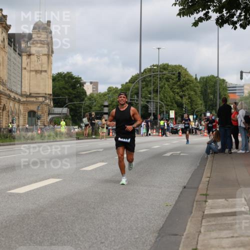 29.06.2025 - hella hamburg halbmarathon Yannick Fuchs http://msf.ph/oto/8173631 29.06.2025 10:25:37 20KM 2460, 2851, 3379, 3845, 7055, 7481, 8318, 9381, 11413, 12049, 12691, 15253, 17322, 18235, 18871 meine-sportfotos.de