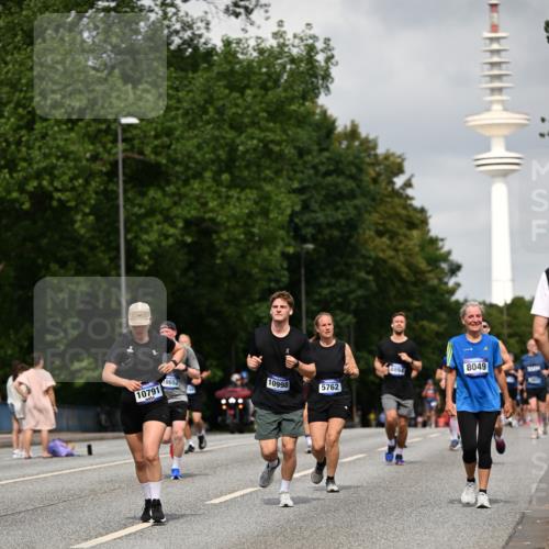 29.06.2025 - hella hamburg halbmarathon Dr. Thomas Lammeyer http://msf.ph/oto/8173641 29.06.2025 10:09:58 Kennedybrücke 1229, 1842, 2288, 3461, 4868, 5762, 7138, 7302, 8049, 8894, 8909, 9339, 9477, 9736, 9737, 9738, 9917, 10343, 10791, 10998 meine-sportfotos.de