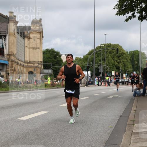 29.06.2025 - hella hamburg halbmarathon Yannick Fuchs http://msf.ph/oto/8173650 29.06.2025 10:25:38 20KM 2460, 2851, 3379, 3845, 7055, 7481, 8318, 9381, 11413, 12049, 12691, 15253, 17322, 18235, 18871 meine-sportfotos.de