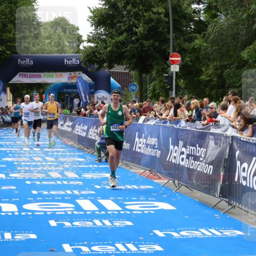 29.06.2025 - hella hamburg halbmarathon Zöllner http://msf.ph/oto/8173684 29.06.2025 10:24:11 Ziel 7331, 9269, 10234, 17614, 18569, 19041 meine-sportfotos.de