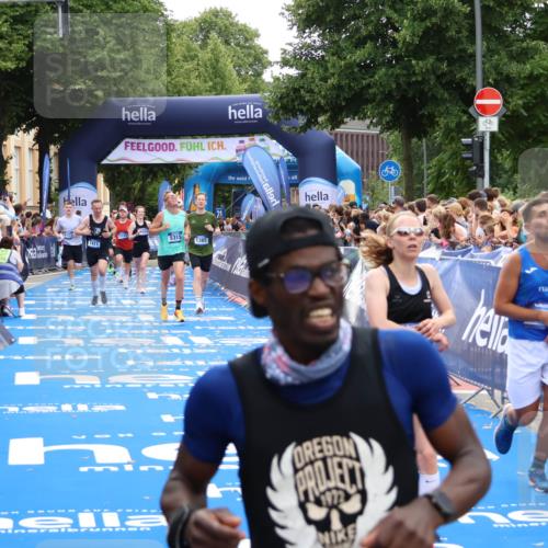 29.06.2025 - hella hamburg halbmarathon Zöllner http://msf.ph/oto/8173699 29.06.2025 10:37:03 Ziel 1385, 1411, 3959, 5307, 5315, 6123, 6458, 10738, 11120, 11620, 14691, 15261, 15410, 16992, 17024, 17125 meine-sportfotos.de