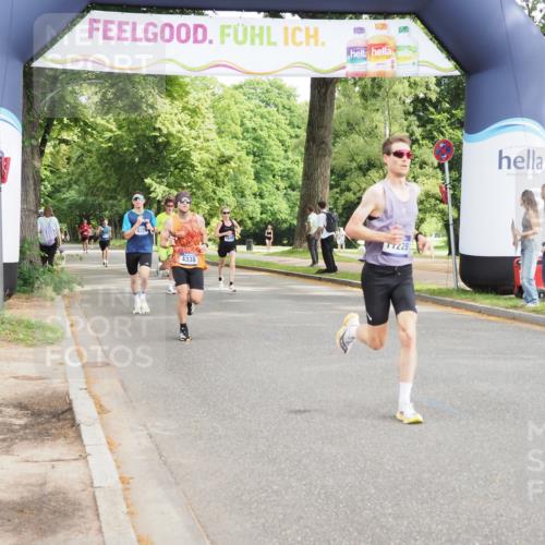 29.06.2025 - hella hamburg halbmarathon MichiJ http://msf.ph/oto/8173701 29.06.2025 10:15:42 Zwischen KM18-KM19 4338, 8376, 9767, 11228, 17003 meine-sportfotos.de