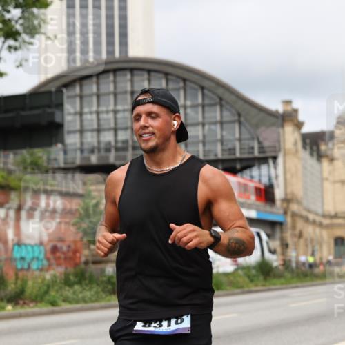29.06.2025 - hella hamburg halbmarathon Yannick Fuchs http://msf.ph/oto/8173707 29.06.2025 10:25:39 20KM 2460, 2851, 3379, 3845, 7055, 7481, 8318, 9381, 11413, 12049, 12691, 15253, 17322, 18177, 18235, 18871 meine-sportfotos.de