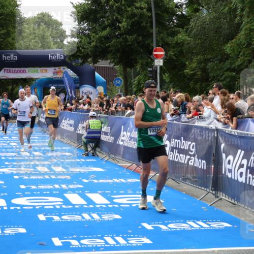 29.06.2025 - hella hamburg halbmarathon Zöllner http://msf.ph/oto/8173715 29.06.2025 10:24:12 Ziel 7331, 9269, 10234, 17614, 18569, 19041 meine-sportfotos.de