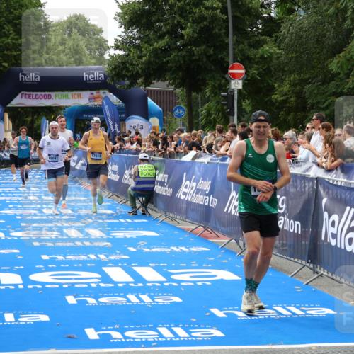 29.06.2025 - hella hamburg halbmarathon Zöllner http://msf.ph/oto/8173728 29.06.2025 10:24:12 Ziel 7331, 9269, 10234, 17614, 18569, 19041 meine-sportfotos.de