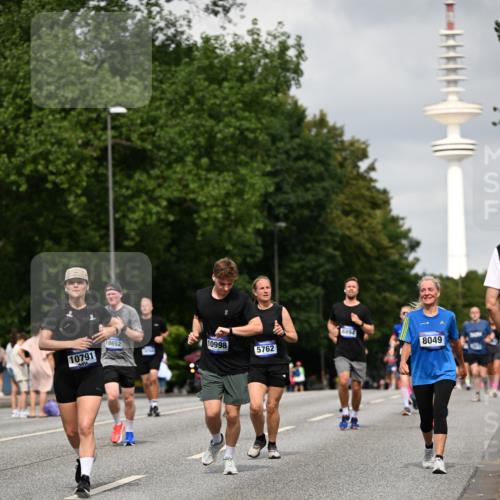 29.06.2025 - hella hamburg halbmarathon Dr. Thomas Lammeyer http://msf.ph/oto/8173772 29.06.2025 10:09:59 Kennedybrücke 1229, 1842, 2288, 3461, 4169, 4868, 5762, 7138, 7302, 8049, 8894, 8909, 9339, 9477, 9736, 9737, 9738, 9917, 10343, 10791, 10998 meine-sportfotos.de