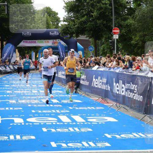 29.06.2025 - hella hamburg halbmarathon Zöllner http://msf.ph/oto/8173775 29.06.2025 10:24:13 Ziel 7331, 9269, 10234, 17614, 18569, 19041 meine-sportfotos.de