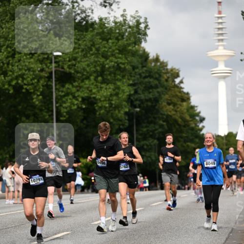29.06.2025 - hella hamburg halbmarathon Dr. Thomas Lammeyer http://msf.ph/oto/8173800 29.06.2025 10:09:59 Kennedybrücke 1229, 1842, 2288, 3461, 4169, 4868, 5762, 7138, 7302, 8049, 8894, 8909, 9339, 9477, 9736, 9737, 9738, 9917, 10343, 10791, 10998 meine-sportfotos.de