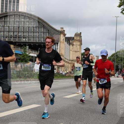 29.06.2025 - hella hamburg halbmarathon Yannick Fuchs http://msf.ph/oto/8173807 29.06.2025 10:25:47 20KM 2460, 2851, 3379, 3845, 5826, 7055, 7481, 7880, 8318, 9381, 11413, 13754, 16508, 17322, 18177, 18235, 18871 meine-sportfotos.de