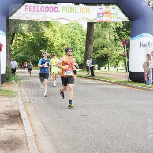 29.06.2025 - hella hamburg halbmarathon MichiJ http://msf.ph/oto/8173881 29.06.2025 10:15:42 Zwischen KM18-KM19 4338, 8376, 9767, 11228, 17003 meine-sportfotos.de