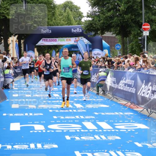 29.06.2025 - hella hamburg halbmarathon Zöllner http://msf.ph/oto/8173887 29.06.2025 10:37:05 Ziel 1385, 1411, 5315, 6123, 6458, 10738, 11120, 11620, 15261, 15410, 16992, 17024, 17125, 17658 meine-sportfotos.de