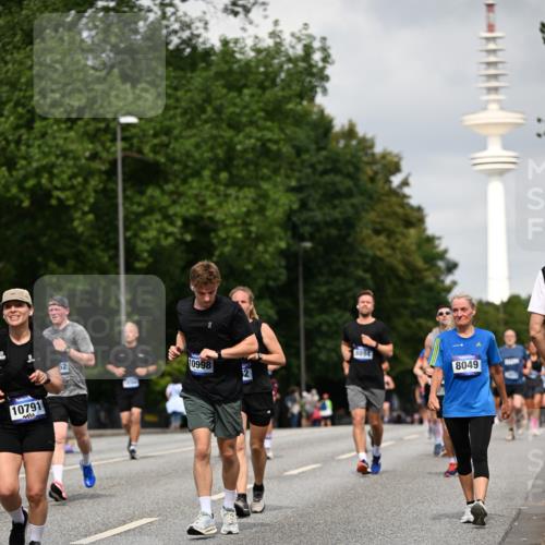 29.06.2025 - hella hamburg halbmarathon Dr. Thomas Lammeyer http://msf.ph/oto/8173906 29.06.2025 10:09:59 Kennedybrücke 1229, 1842, 2288, 3461, 4169, 4868, 5762, 7138, 7302, 8049, 8894, 8909, 9339, 9477, 9736, 9737, 9738, 9917, 10343, 10791, 10998 meine-sportfotos.de