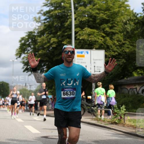 29.06.2025 - hella hamburg halbmarathon Yannick Fuchs http://msf.ph/oto/8173917 29.06.2025 10:41:33 20KM 51, 1012, 1070, 1460, 1592, 1942, 2274, 2864, 3304, 4093, 4377, 5129, 5532, 5650, 5889, 6168, 6203, 6630, 6716, 7480, 7908, 7962, 8564, 8693, 8852, 9051, 9305, 10122, 10423, 11021, 11518, 12706, 12724, 13223, 13303, 14482, 14594, 15350, 15451, 15714, 15825, 15923, 15973, 16089, 16175, 16819, 17172, 17229, 17743, 17846, 18297, 18356, 19127 meine-sportfotos.de