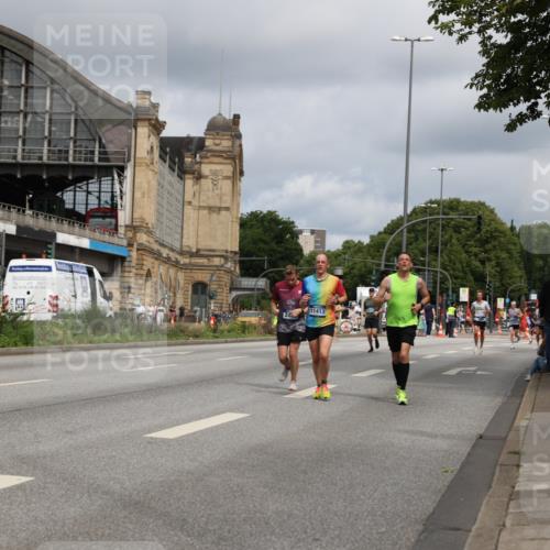 29.06.2025 - hella hamburg halbmarathon Yannick Fuchs http://msf.ph/oto/8173918 29.06.2025 10:25:51 20KM 2460, 2851, 3379, 3845, 5826, 7055, 7481, 7880, 9381, 9508, 10017, 11413, 11857, 13754, 16508, 17322, 18177, 18235, 18871 meine-sportfotos.de
