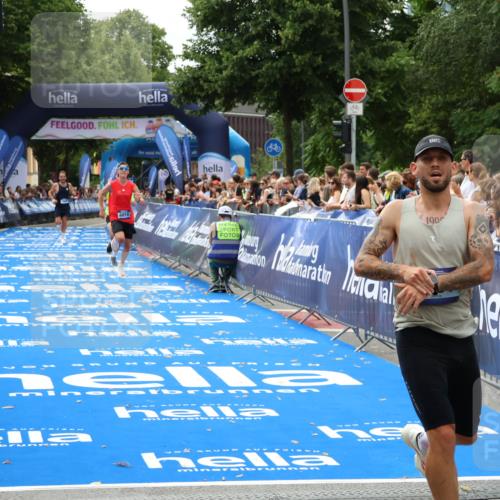 29.06.2025 - hella hamburg halbmarathon Zöllner http://msf.ph/oto/8173937 29.06.2025 10:24:20 Ziel 5612, 6816, 7331, 18695 meine-sportfotos.de