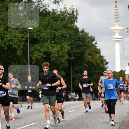 29.06.2025 - hella hamburg halbmarathon Dr. Thomas Lammeyer http://msf.ph/oto/8173953 29.06.2025 10:10:00 Kennedybrücke 1229, 1842, 2288, 3062, 3461, 4169, 4868, 5762, 7138, 7302, 8049, 8894, 8909, 9339, 9477, 9736, 9737, 9738, 9917, 10343, 10791, 10998 meine-sportfotos.de