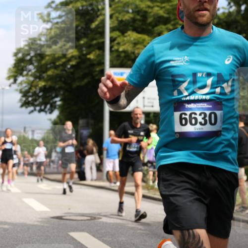 29.06.2025 - hella hamburg halbmarathon Yannick Fuchs http://msf.ph/oto/8173966 29.06.2025 10:41:33 20KM 51, 1012, 1070, 1460, 1592, 1942, 2274, 2864, 3304, 4093, 4377, 5129, 5532, 5650, 5889, 6168, 6203, 6630, 6716, 7480, 7908, 7962, 8564, 8693, 8852, 9051, 9305, 10122, 10423, 11021, 11518, 12706, 12724, 13223, 13303, 14482, 14594, 15350, 15451, 15714, 15825, 15923, 15973, 16089, 16175, 16819, 17172, 17229, 17743, 17846, 18297, 18356, 19127 meine-sportfotos.de