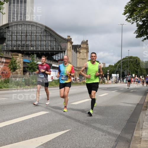 29.06.2025 - hella hamburg halbmarathon Yannick Fuchs http://msf.ph/oto/8173968 29.06.2025 10:25:53 20KM 2460, 2851, 3379, 3845, 5826, 7055, 7481, 7880, 9381, 9508, 10017, 11413, 11857, 13754, 16508, 17322, 18177, 18235, 18871 meine-sportfotos.de