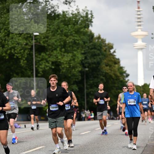 29.06.2025 - hella hamburg halbmarathon Dr. Thomas Lammeyer http://msf.ph/oto/8173991 29.06.2025 10:10:00 Kennedybrücke 1229, 1842, 2288, 3062, 3461, 4169, 4868, 5762, 7138, 7302, 8049, 8894, 8909, 9339, 9477, 9736, 9737, 9738, 9917, 10343, 10791, 10998 meine-sportfotos.de